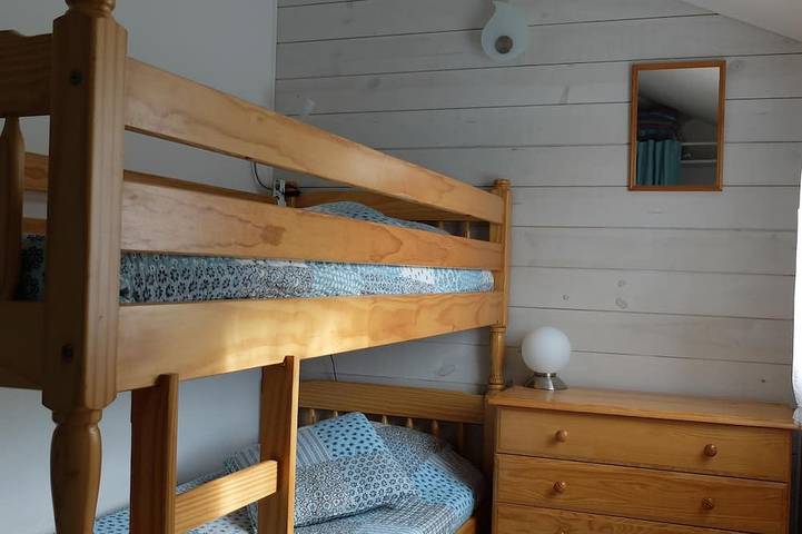 Location de vacances pour 4 personnes, avec terrasse ainsi que jacuzzi et piscine dans Plage De L Arneche Meschers Sur Gironde - 3