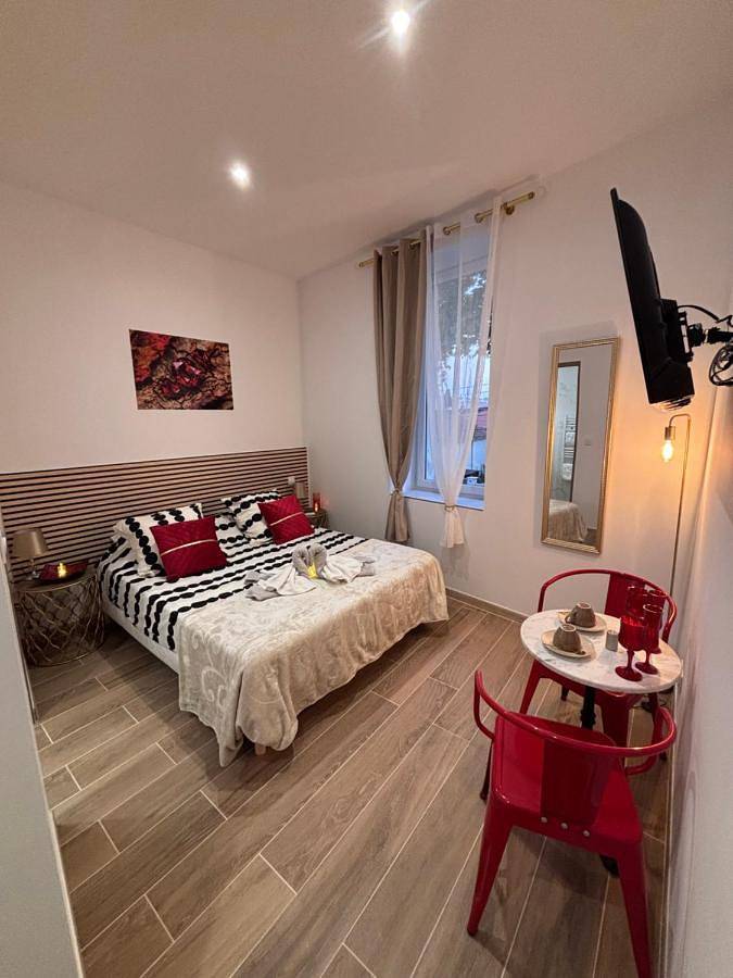 Double Room in Narbonne, Côte méditerranéenne (France)