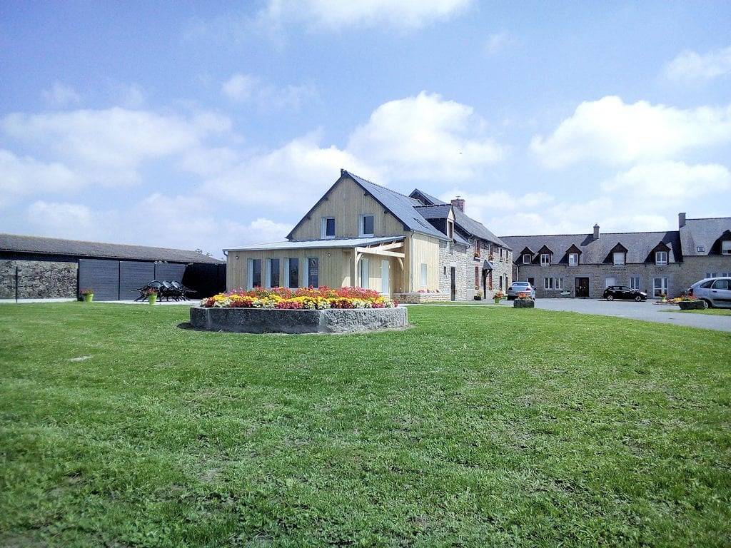 Charmante chambre d'hôtes avec parking et vue sur le jardin, à 2,5 km de Beauvoir in Ardevon, Pontorson