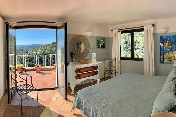 Ferienhaus mit Panoramablick auf Meer und Berge in Saint-Jeannet, Mittelmeerküste (Frankreich)