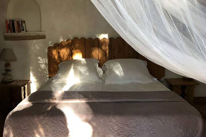 Location de vacances pour 3 personnes, avec terrasse et jardin à Brando - 2