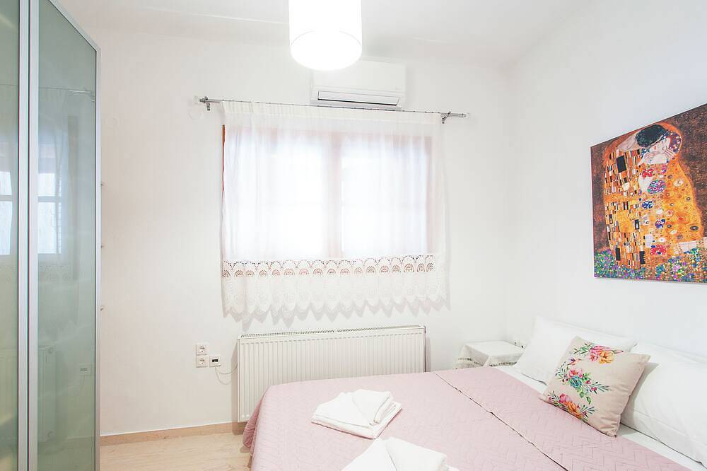 Entire apartment, Penelope Downtown – Cozy Stay in the Heart of Skiathos in Sporades