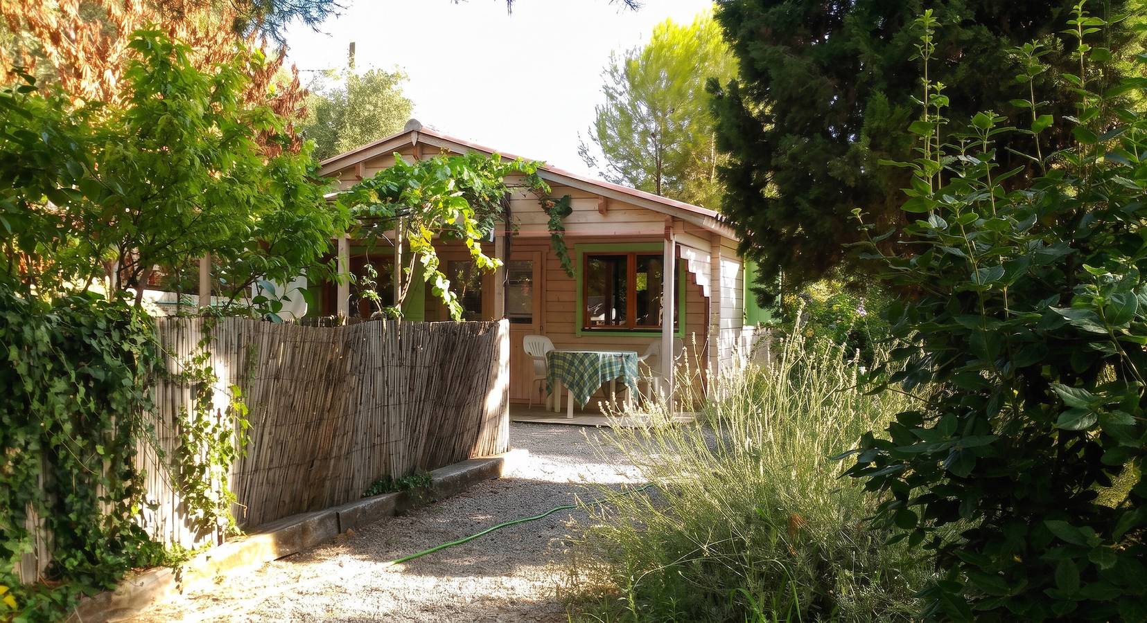 Charming Chalet in Poussan with Private Garden and Bbq in Poussan, Mediterranean Coast (France)
