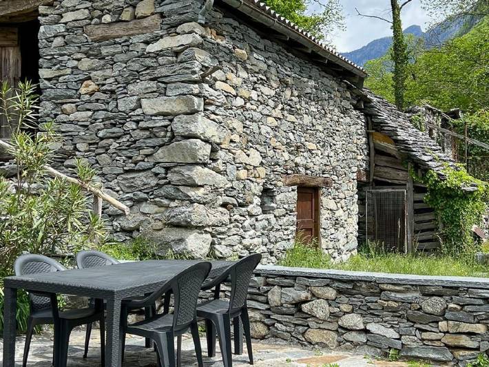 Rustico Nonno Milton in S. Carlo (Val Bavona), Cevio