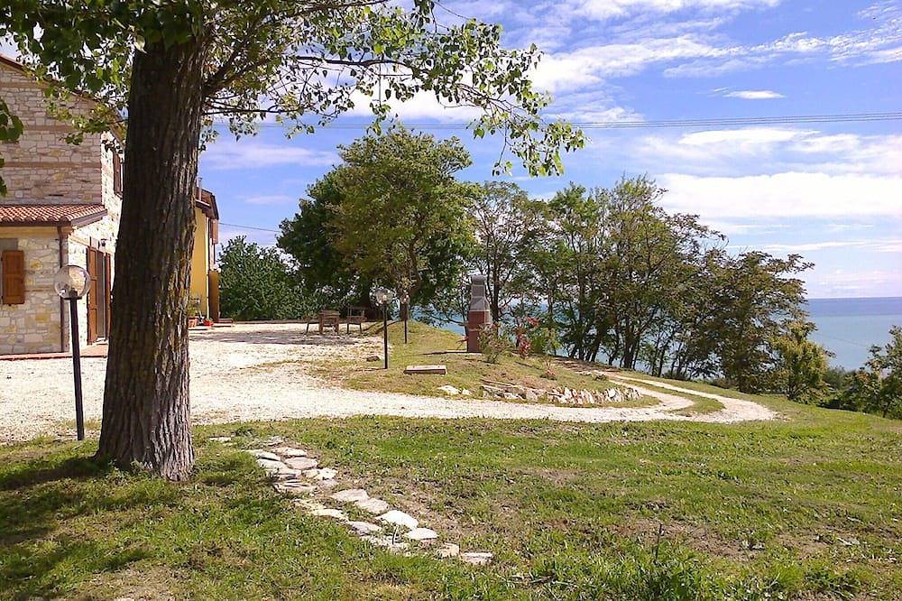 Ganze Wohnung, Im Park des Conero und dem Meer vor dem Haus in Ancona, Riviera del Conero