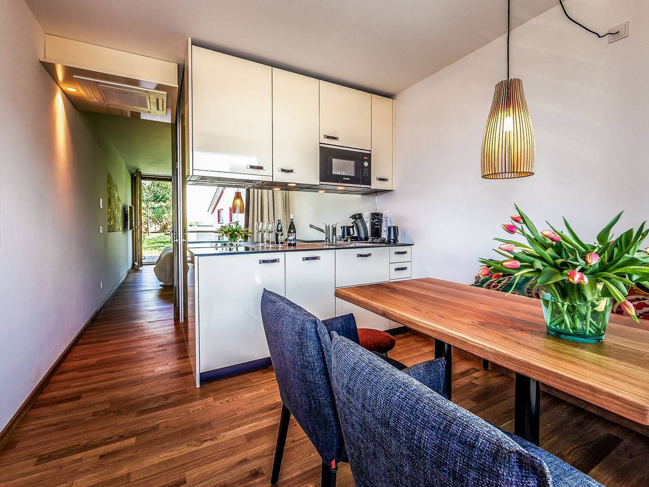 Ganze Ferienwohnung, Ferienwohnungen Hirschen Horn | Boardinghouse Bodensee - Suite Apartment 80, 80qm, Balkon, 2 Schlafzimmer, max. 4 Personen in Gaienhofen, Untersee