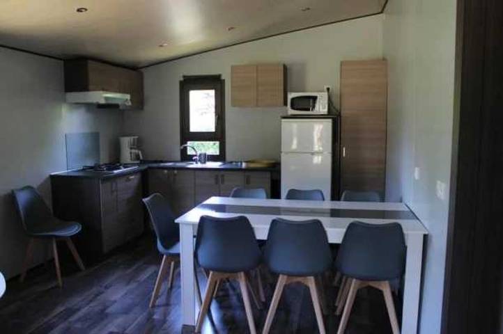 Camping pour 8 personnes, avec piscine ainsi que terrasse et bassin pour enfant dans Haute-Garonne - 4