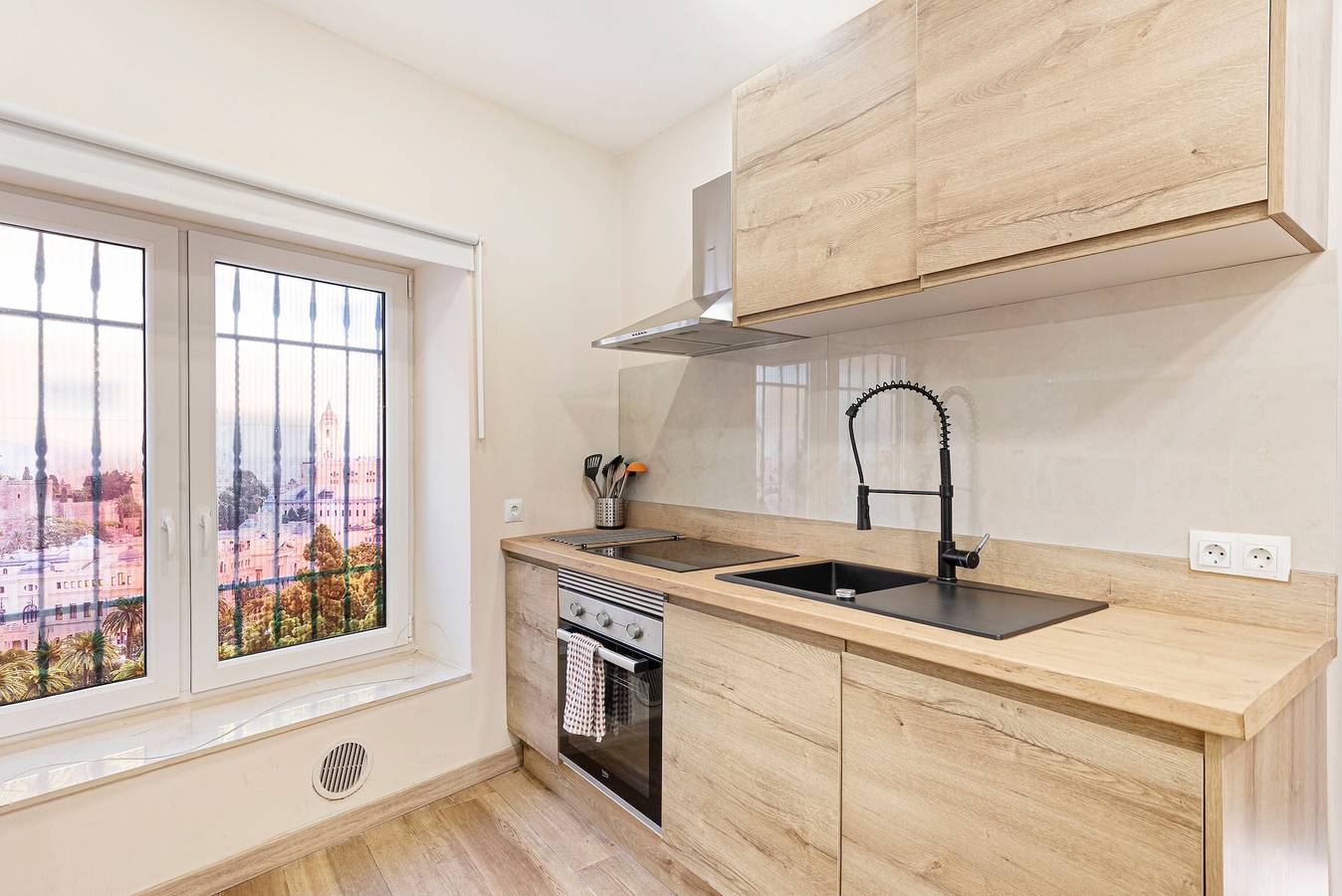 Ferienhaus „3 Zimmer, 3 Bäder in der Stadt“ mit privater Terrasse, Wlan & Klimaanlage in Altstadt Málaga, Malaga