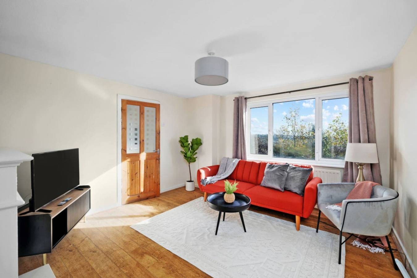 Newly Renovated 3Br House Perfect for Families or Contractors in Plymouth, South West England