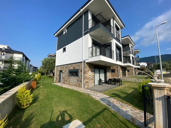 Chalet para 6 personas, con piscina y jardín además de vistas y terraza - 1