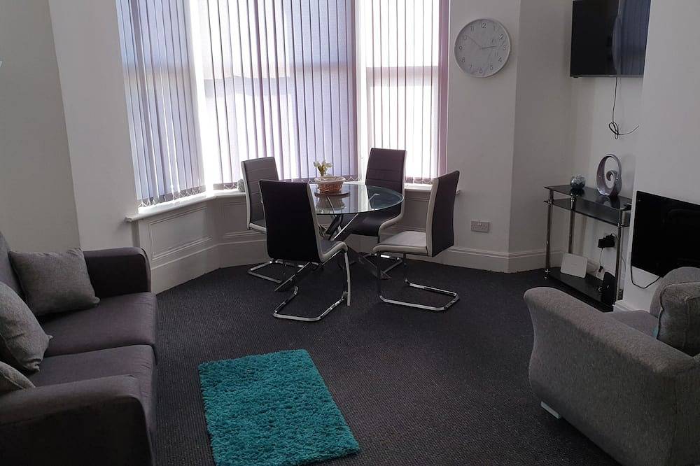 Entire apartment, Sand Dune by Coast Accommodation Station Road in Blackpool Pleasure Beach, North West England