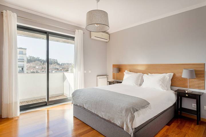 Apartamento entero, Elegant Flat in Benfica - 10 min to City Center in Benfica, Lisboa