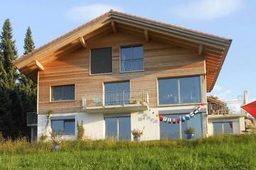 Gîte pour 4 personnes, avec jardin à Aeschi bei Spiez