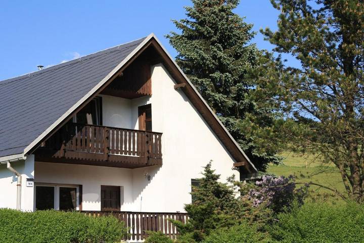 Ferienhaus für 6 Personen, mit Balkon und Terrasse sowie Garten und Ausblick in Neuhausen/Erzgebirge