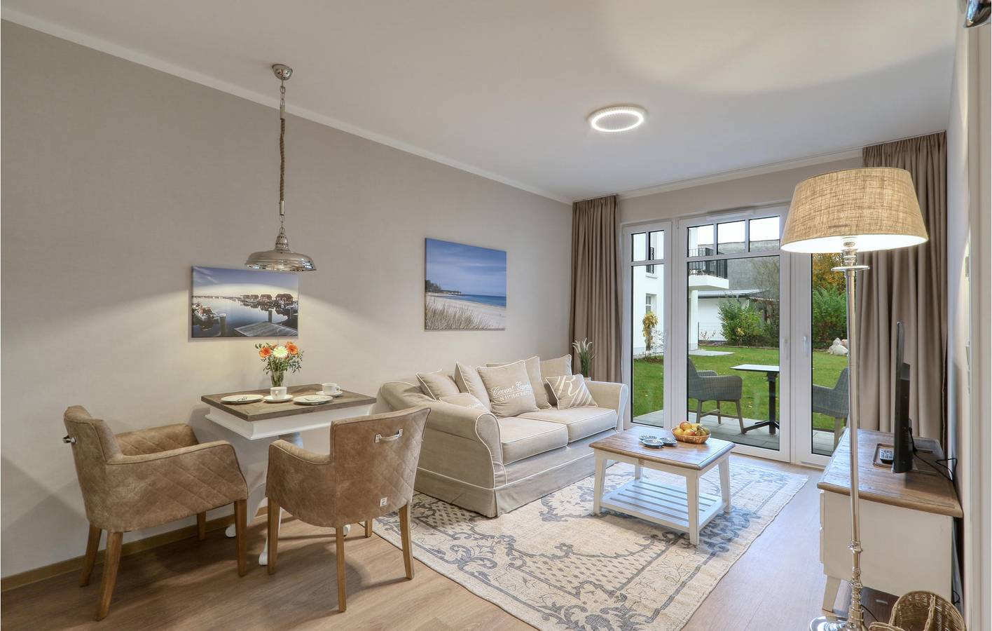 Ganze Ferienwohnung, Modernes Apartment mit Terrasse 1000m vom Strand entfernt in Ostseebad Boltenhagen, Boltenhagen