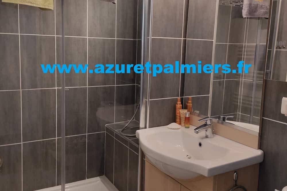 Appartement entier, 50m plage sable. Tout confort ***. Calme - Parking Privé - Climatisé in Hyeres, Parc national de Port-Cros