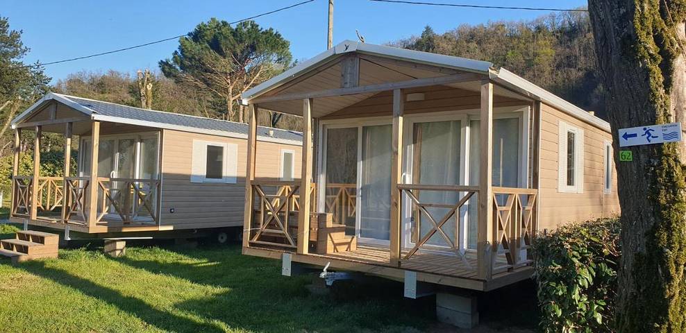 Location de vacances pour 5 personnes, avec vue et bassin pour enfant ainsi que piscine et jardin à Tournon-sur-Rhône - 2