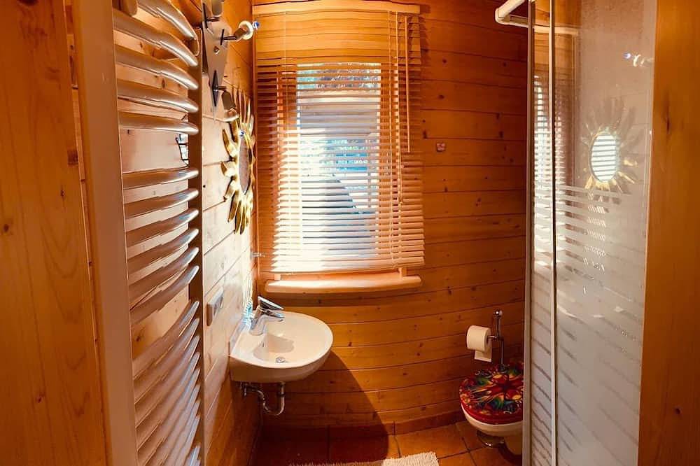 Gemütliches Holzhaus in Nähe von 7 Seen - nur 38 km nach Berlin, bis 10 Gäste. in Prenden, Wandlitz