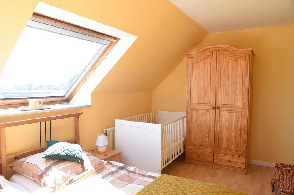 Ganze Wohnung, Geräumige Ferienwohnung an der Ostsee, mit schönem Garten super Kinder geeignet in Behrensdorf, Hohwachter Bucht