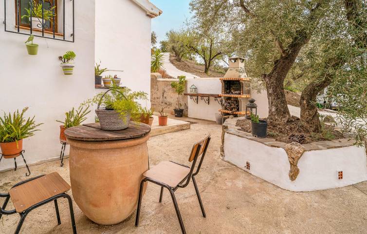 Apartamento de lujo con piscina y aparcamiento, a 1,5 km de Sedella in Sedella, Provincia de Málaga