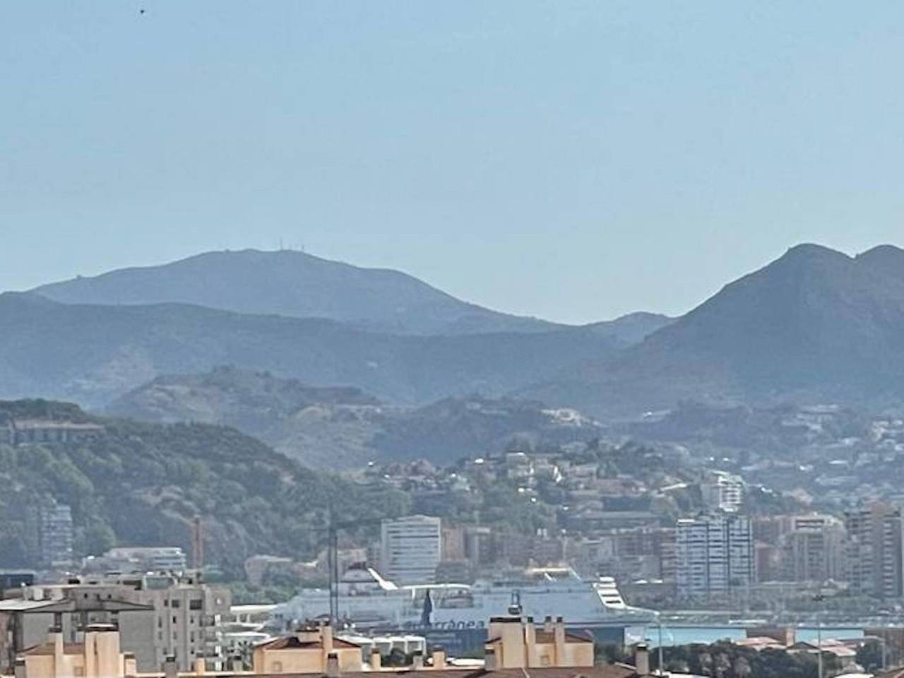 Ganze Ferienwohnung, Ferienwohnung für 6 Personen mit Balkon/Terrasse in Carretera de Cádiz, Malaga