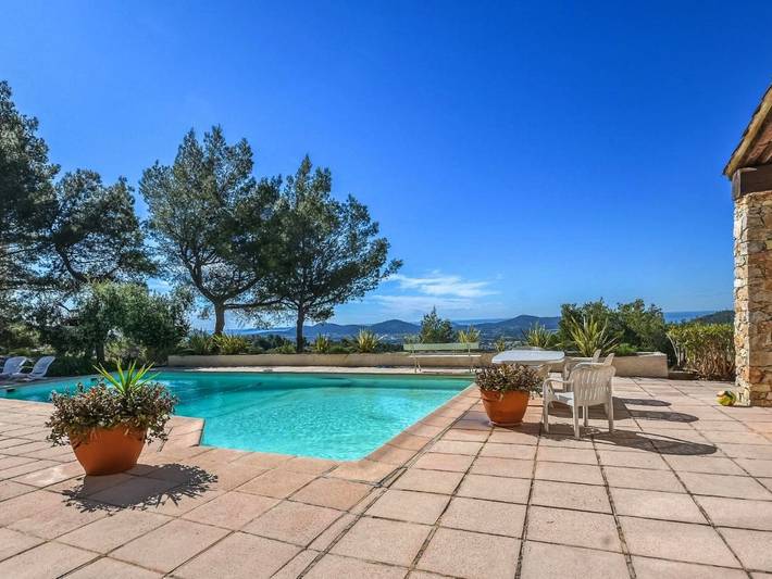 Location de vacances pour 6 personnes, avec piscine et terrasse à Solliès-Ville - 3