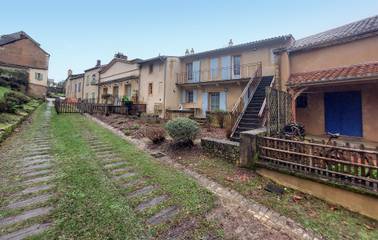 Location de vacances pour 6 personnes, avec terrasse à Sainte-Alvère