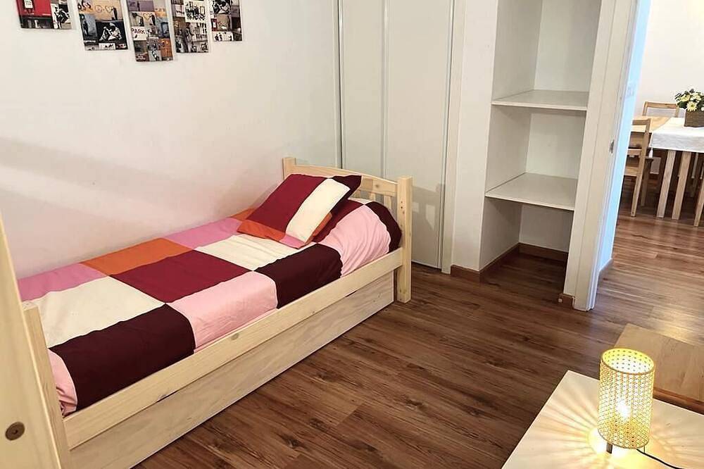 Entire apartment, Err Iii - Two Bedroom Apartment, Sleeps 5 in Err, Parc naturel régional des Pyrénées catalanes