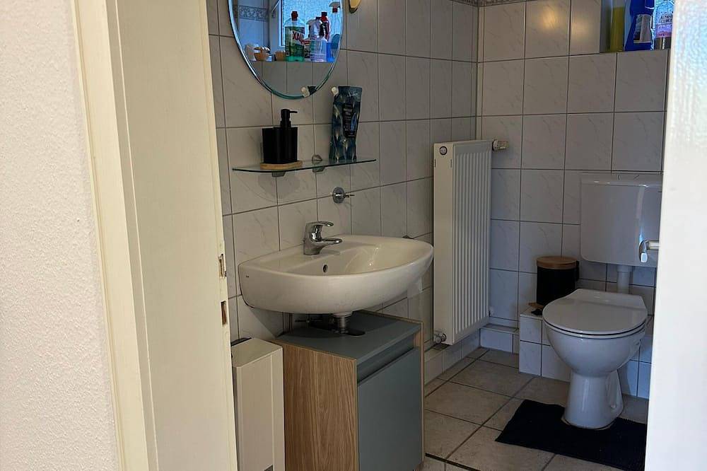 Ganze Wohnung, Zentrale Lage zu Köln mitten in der Natur! in Bergisch Gladbach, Rheinisch-Bergischer Kreis