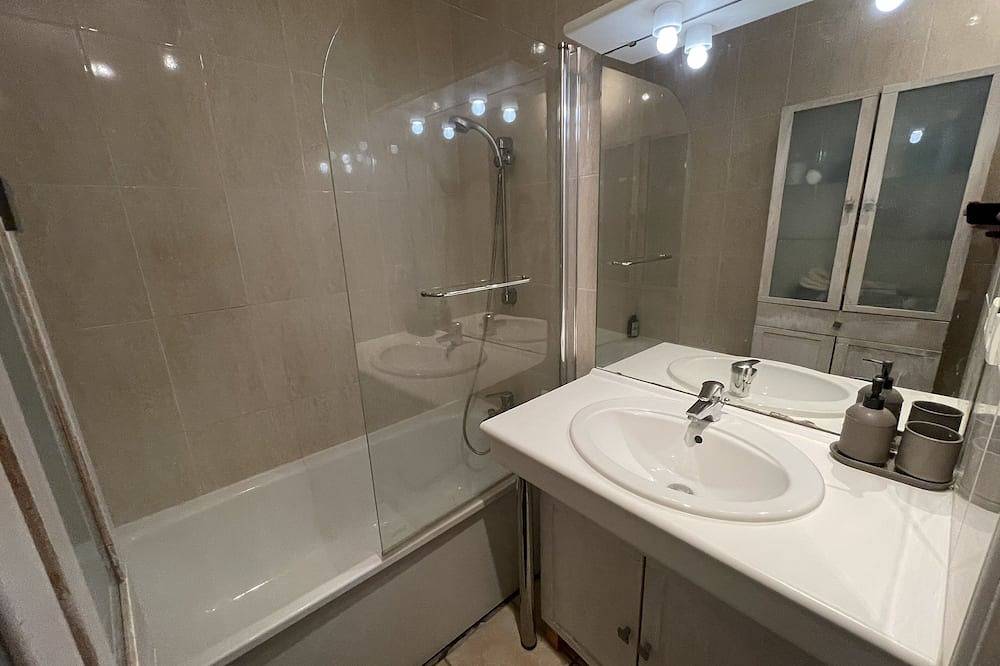 Entire apartment, Apartment 2 people Toison d'Or district in Dijon, Dijon region