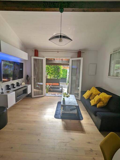 Maison de vacances pour 4 personnes, avec Terrasse ainsi que Jardin et Piscine à Auribeau-sur-Siagne