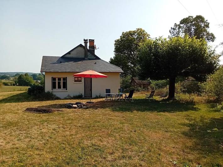 Location de vacances pour 4 personnes, avec vue et jardin, animaux acceptés à La Croisille-sur-Briance