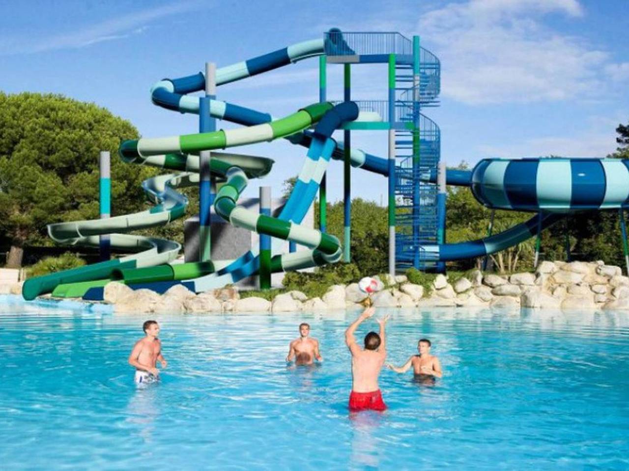 Cozy Mobile Home Terrace 34m² in Bidart in Bidart, Bayonne region