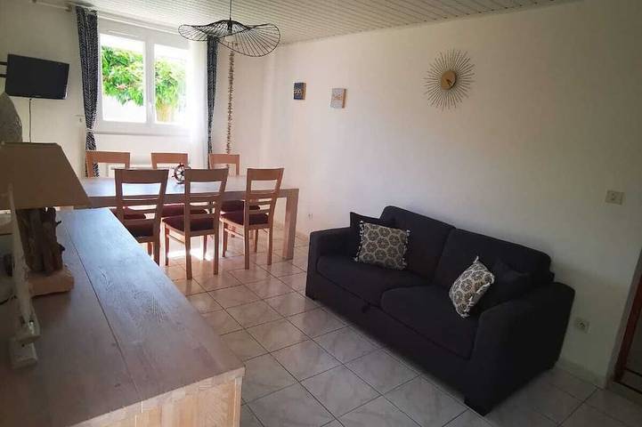 Appartement entier, La maison des Twins <br> in Bernis, Côte méditerranéenne (France)