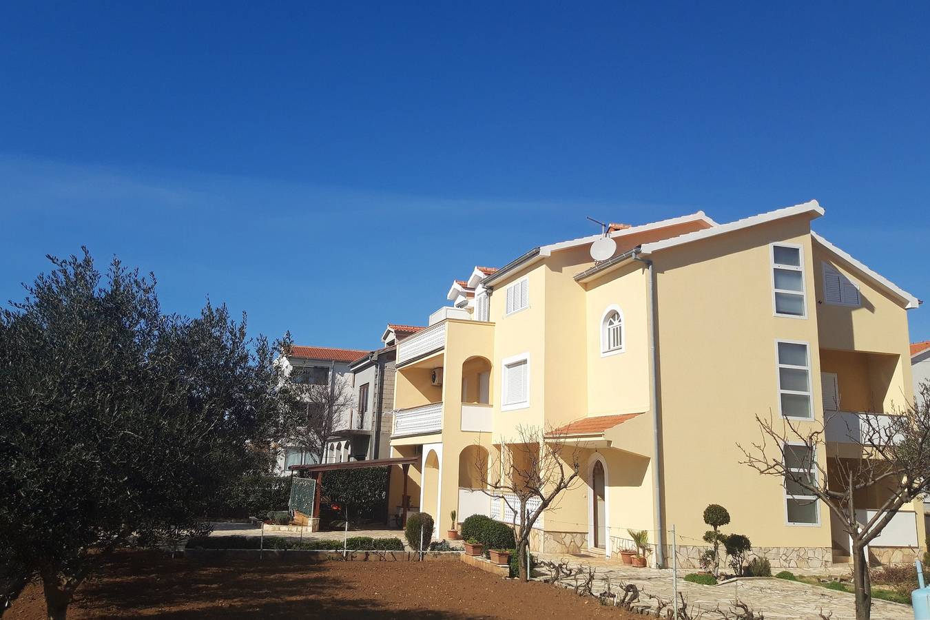 Entire apartment, Studio flat with balcony and sea view Vrsi - Mulo, Zadar As-5796-a in Mulo, Vrsi