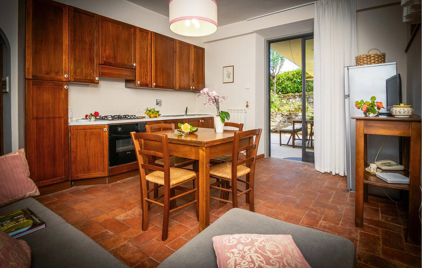 Geheel vakantieappartement, Appartement aan het zwembad bij het Dudda meer in Greve In Chianti, Chianti