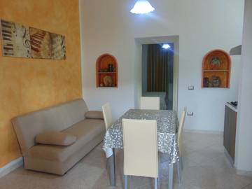 Gîte pour 3 personnes, avec jardin, animaux acceptés à Tanaunella