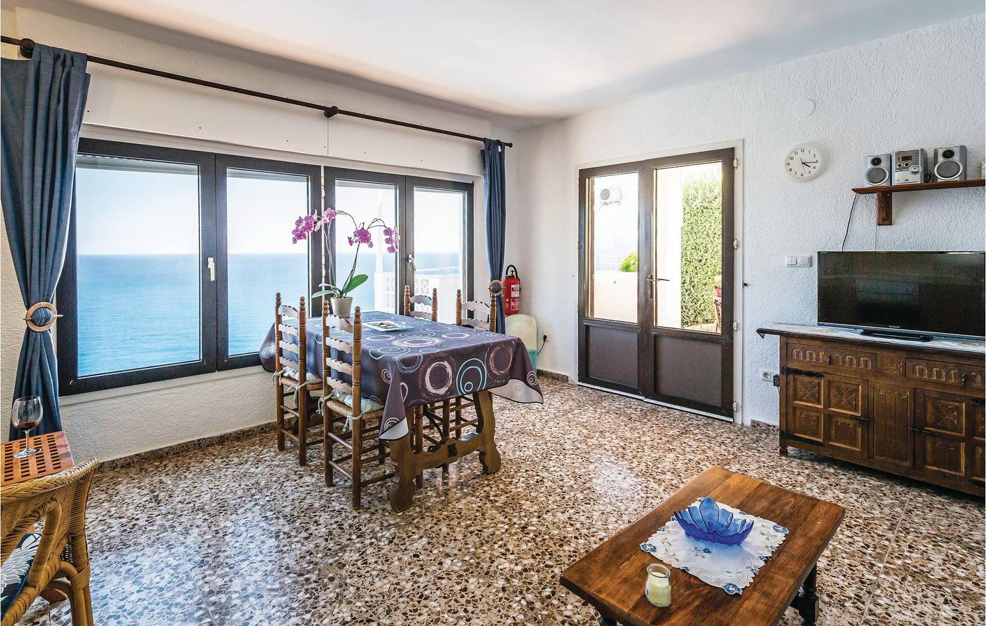 Terrace Apartment with WiFi, AC & Pool in Granadella, Jávea