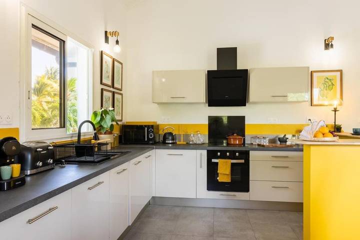 Gîte pour 6 personnes, avec terrasse et jardin dans Plage de la Saline - 4