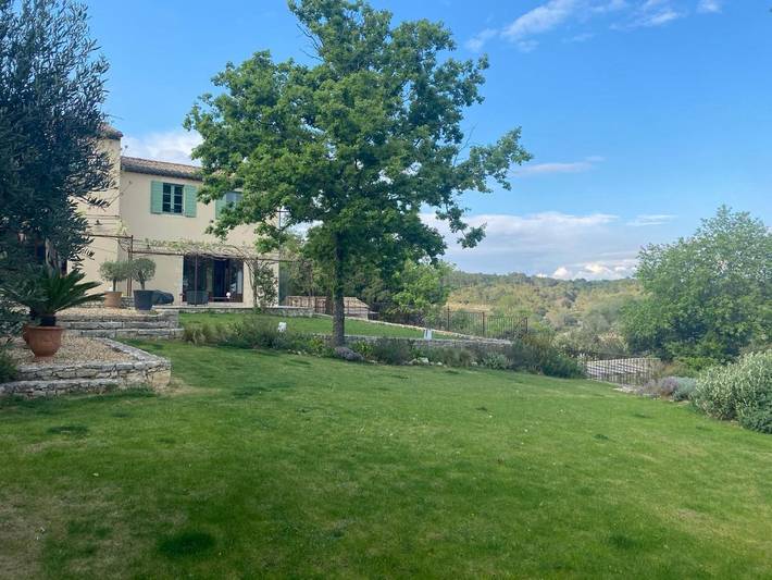 Villa pour 8 personnes, avec Terrasse et Jardin ainsi que Piscine et Vue