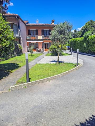 Gîte pour 4 personnes, avec terrasse ainsi que vue et jardin dans Cannobio