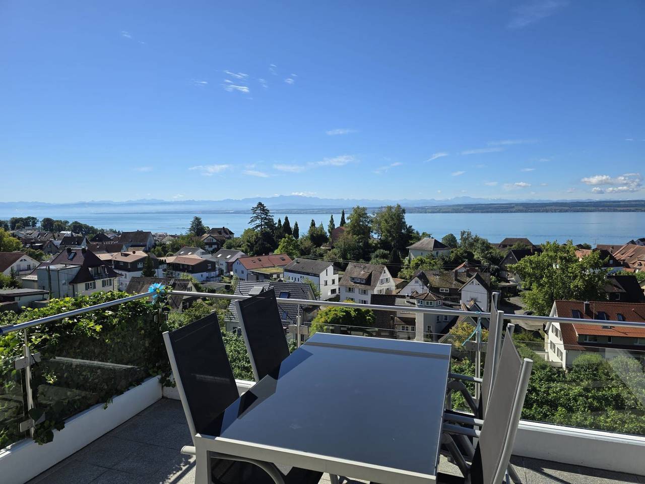 Ganze Wohnung, Ferienwohnung für 3 Personen mit Terrasse in Meersburg, Region Bodensee-Oberschwaben