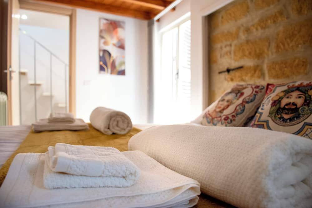 Entire apartment, Urban Chic Apartment offers all the comforts in the center of Agrigento. in Agrigento, Agrigento Province