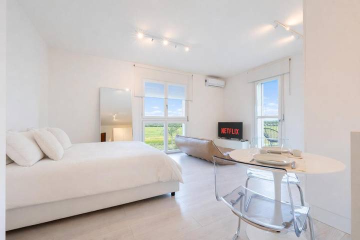 Appartamento per 3 persone, con Balcone e Giardino nonché Vista lago e Panorama a Rozzano