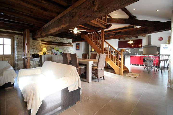 Location de vacances pour 5 personnes, avec jardin et piscine à Dompierre-les-Églises - 3