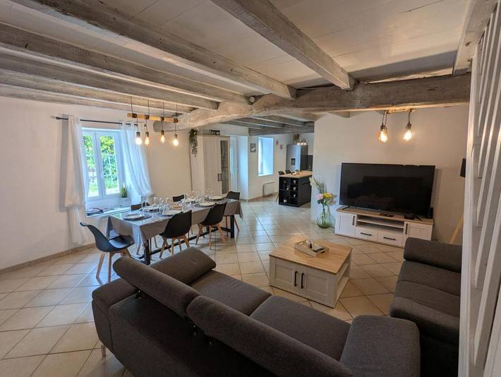Location de vacances pour 6 personnes, avec terrasse et vue à Juillac-le-Coq - 2