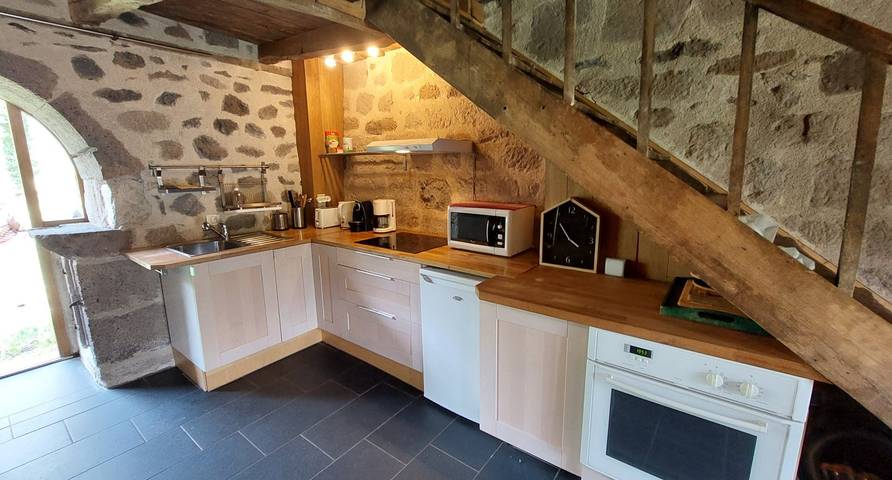 Gîte pour 4 personnes, avec jardin et terrasse dans le Cantal - 4
