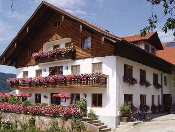 Bauernhof für 2 Personen, mit Seeblick und Garten, mit Haustier in Oberösterreich