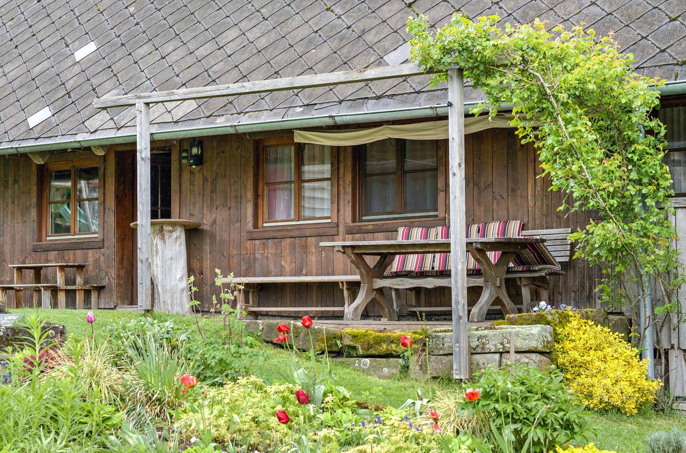 Appartamento intero, Appartamento 'Ferienwohnung Metzgerbauernhof' con terrazza in comune, giardino in comune e Wi-Fi in Wolfach, Valle del Kinzig