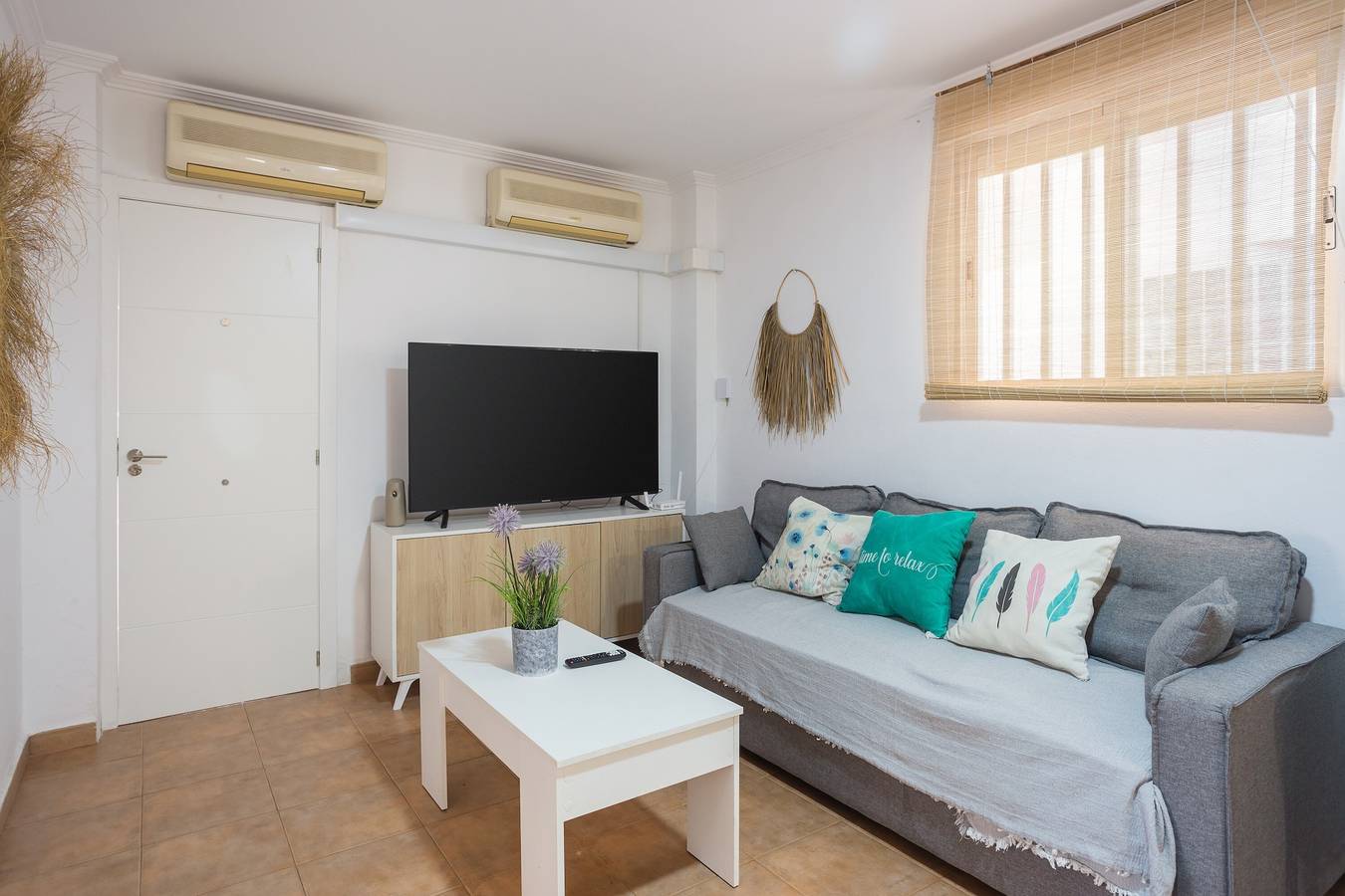 Casa Vacacional 'Villa Miramar Beach' con Vistas a la Montaña, Wi-Fi y Aire Acondicionado in Miramar, Costa de Valencia
